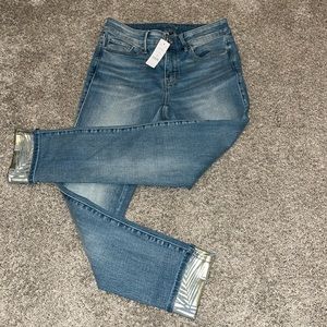 NWT! White House Black Market slim crop jeans, size 0 regular.